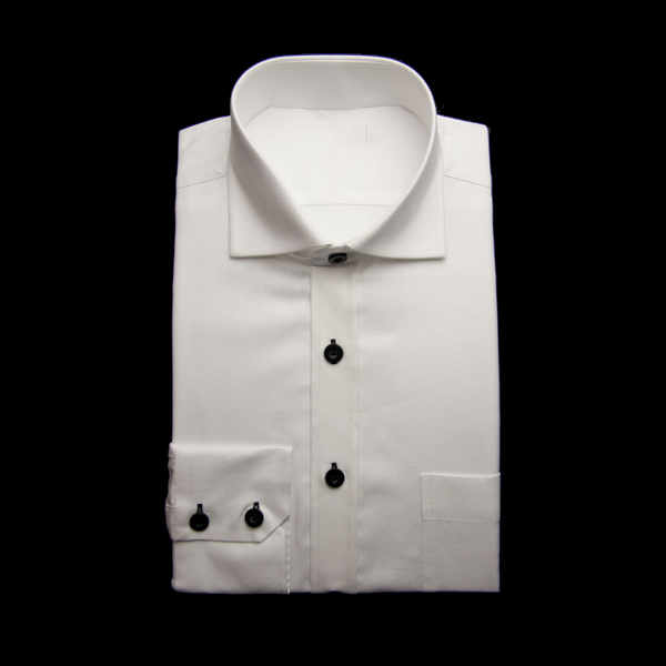 ホワイトの特殊柄 ワイドカラーレギュラー　ツーボタン　角落ち（カットオフ）のワイシャツ