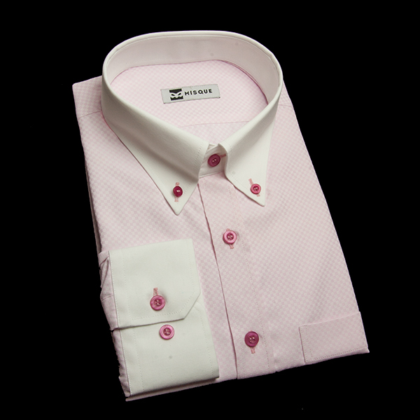 ピンクのチェック柄 ボタンダウンカラーレギュラー　角落ち（カットオフ）のワイシャツ
