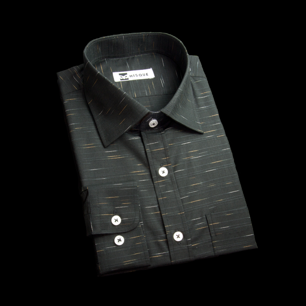 ブラックの特殊柄 セミワイドカラーコンバーチブルカフス　ラウンドのワイシャツ