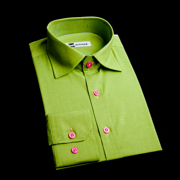 深緑の無地柄 セミワイドカラーレギュラー　角落ち（カットオフ）のワイシャツ