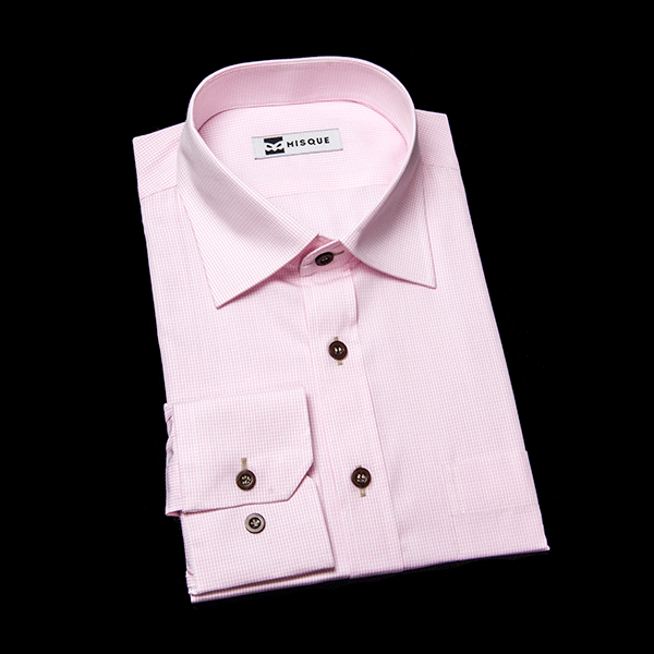 ホワイト / ピンクのチェック柄 セミワイドカラーレギュラー　角落ち（カットオフ）のワイシャツ